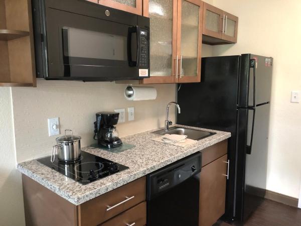 Candlewood Suites - Panama City Beach Pier Park, an IHG Hotel : photo 10 de la chambre suite studio lit queen-size