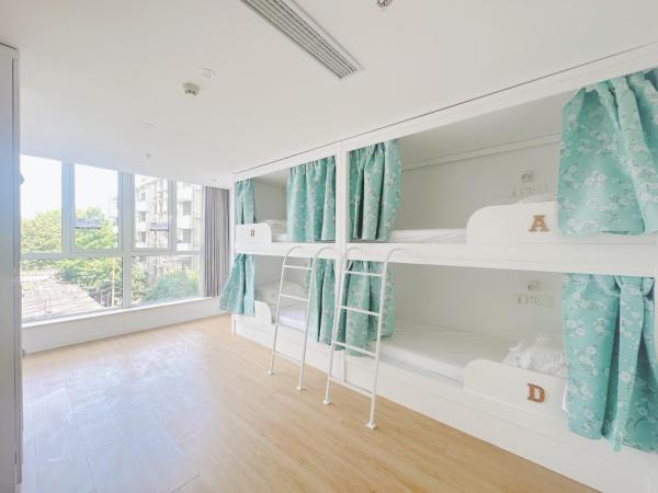 杭州拣枝而栖青年旅舍宝善桥地铁站店 : photo 4 de la chambre lit dans dortoir pour hommes