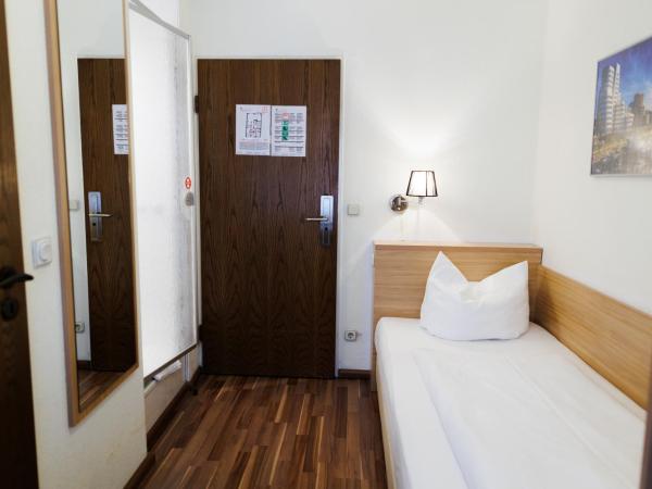 Bellevue Hotel : photo 2 de la chambre chambre simple Économique