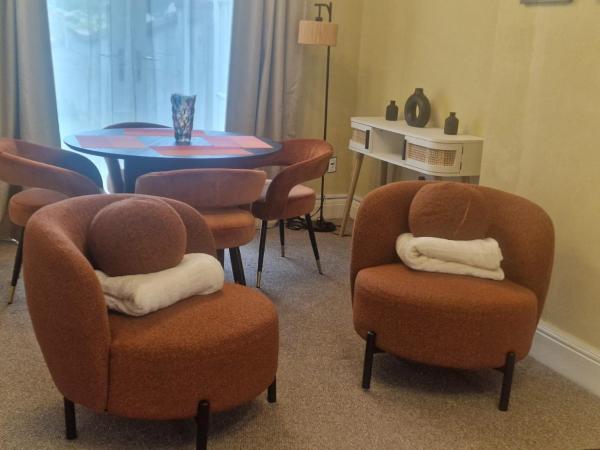 Loola's House : photo 3 de la chambre chambre double avec salle de bains commune