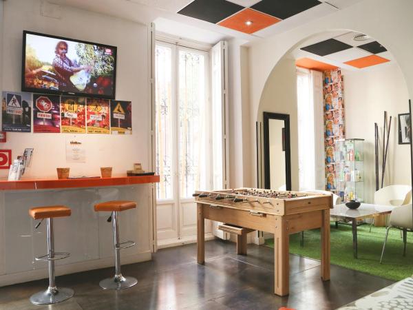 Hostels Meetingpoint : photo 5 de la chambre chambre double avec salle de bains