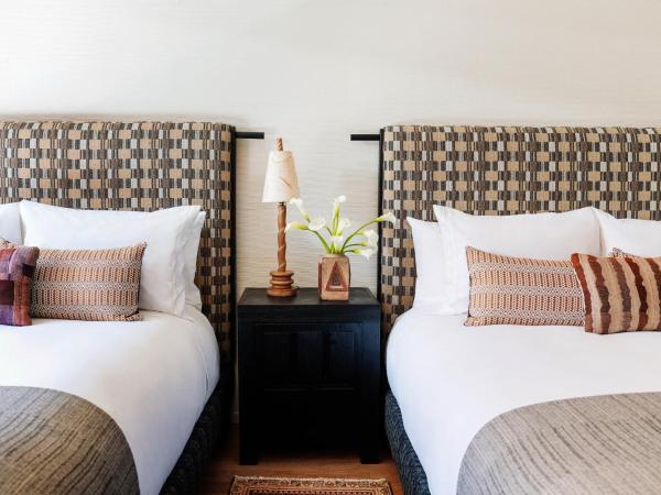 Downtown Los Angeles Proper Hotel, a Member of Design Hotels : photo 7 de la chambre chambre de luxe avec 2 lits queen-size - vue sur ville