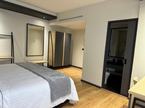 Hotel Catedral : photo 4 de la chambre suite lit king-size