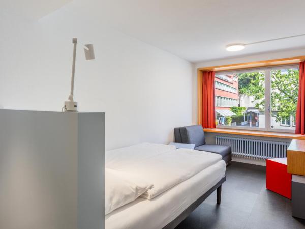 Hotel Marta : photo 1 de la chambre chambre double - côté rue