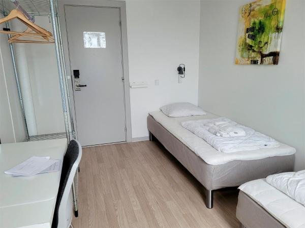 Aarhus Hostel og Hotel : photo 4 de la chambre chambre lits jumeaux avec salle de bains commune