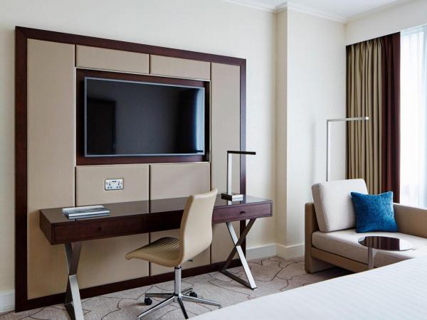 London Marriott Hotel Canary Wharf : photo 2 de la chambre chambre deluxe avec 1 lit king-size