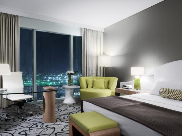 Sofitel Dubai Downtown : photo 3 de la chambre chambre lit king-size de luxe - vue sur littoral 