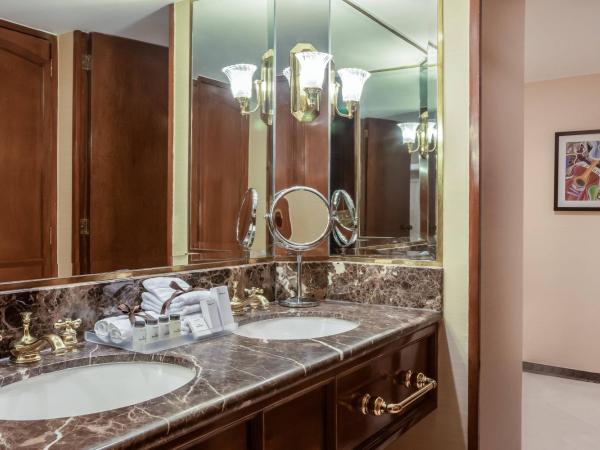 Sheraton Mexico City Maria Isabel : photo 3 de la chambre suite 1 chambre lit king-size alcôve avec accès au salon club