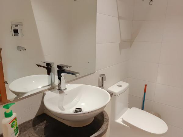 Sherpa Home Hotel : photo 1 de la chambre chambre lits jumeaux avec salle de bains privative séparée