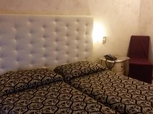 Hotel Continental : photo 7 de la chambre chambre double ou lits jumeaux