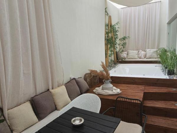 Atlantis Boutique City Hotel : photo 9 de la chambre suite avec jacuzzi