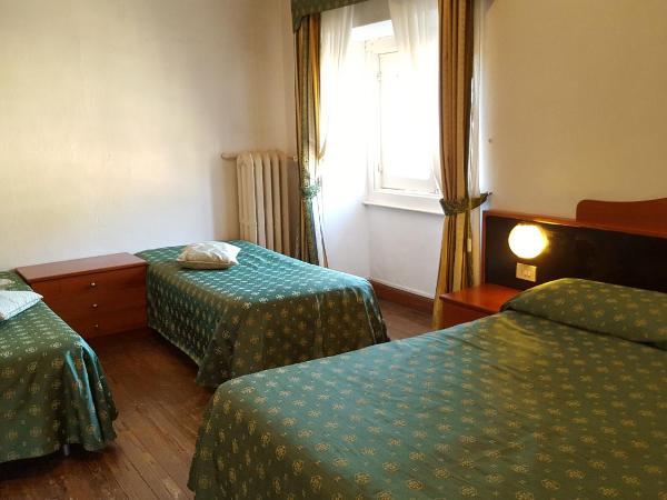 Hotel Villa Bonera : photo 4 de la chambre chambre quadruple