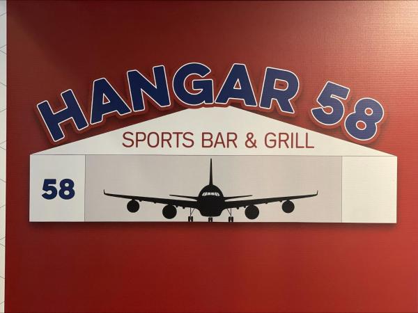 Delta Hotels by Marriott - Indianapolis Airport : photo 1 de la chambre chambre lit king-size