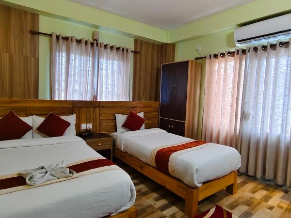 Hotel Rupee Pvt. Ltd. : photo 7 de la chambre chambre triple - vue sur lac