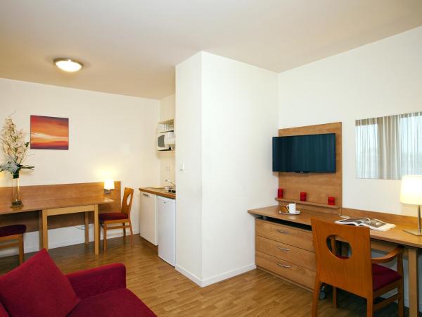 Séjours & Affaires Rennes Villa Camilla : photo 4 de la chambre appartement 1 chambre