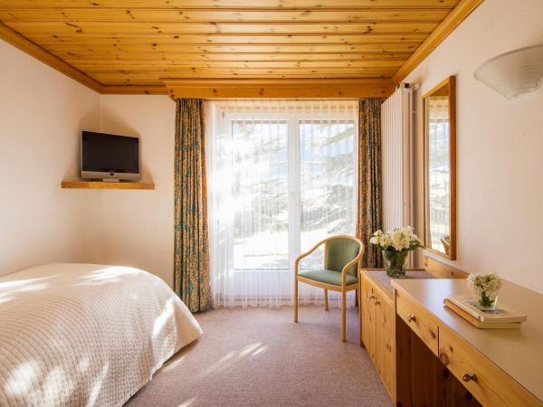 Hotel Europa Suites St Moritz : photo 1 de la chambre chambre simple