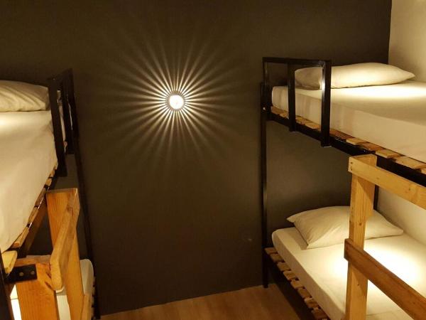 Revopackers Beds and Bunks : photo 1 de la chambre dortoir mixte