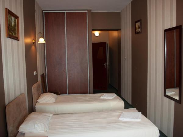 Hotel Nad Rzeczką : photo 1 de la chambre chambre lits jumeaux