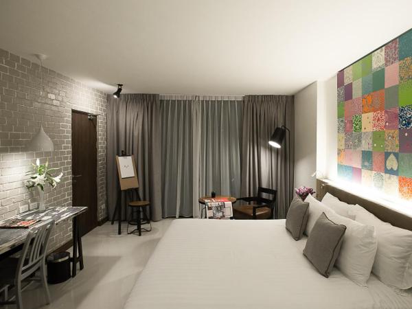 Art Mai Gallery Nimman Hotel Chiang Mai - SHA Plus : photo 3 de la chambre exclusive pop art gallery