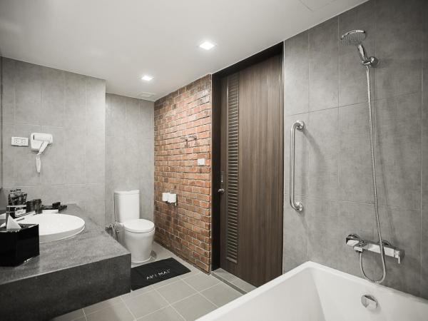 Art Mai Gallery Nimman Hotel Chiang Mai - SHA Plus : photo 4 de la chambre exclusive abstract art gallery