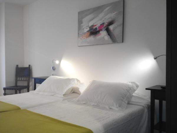 Pensión Sarasate : photo 5 de la chambre chambre double ou lits jumeaux