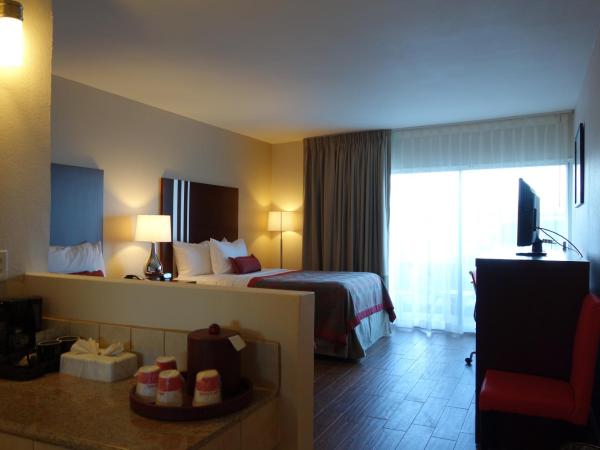 Ramada by Wyndham Sacramento : photo 1 de la chambre chambre lit queen-size de luxe – accessible aux personnes à mobilité réduite/non-fumeurs