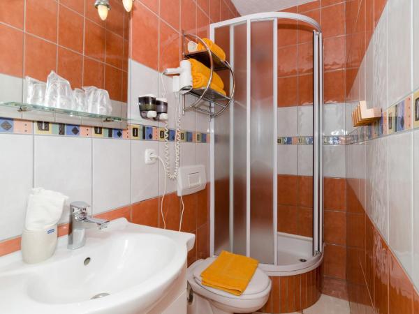 B&B Villa Dubrovnik Garden : photo 7 de la chambre chambre lit king-size - vue sur mer