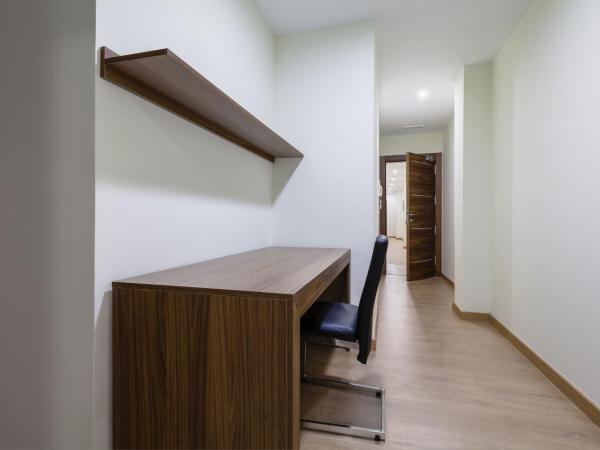 Hostal Arriola : photo 7 de la chambre chambre double avec salle de bains privative