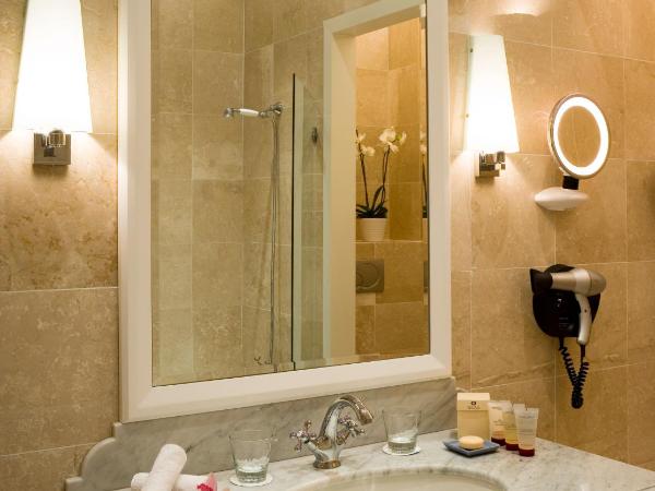 Le Royal Hotel Lyon - MGallery Collection : photo 6 de la chambre suite junior double - vue panoramique