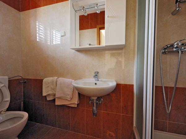 Guest House AB Adria Home : photo 4 de la chambre chambre double