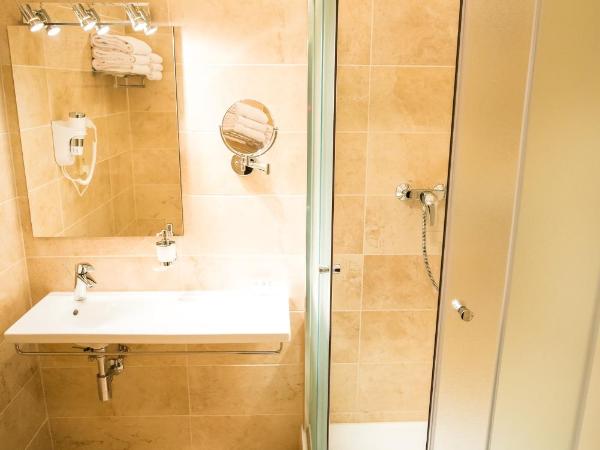 Hotel City Bell : photo 4 de la chambre chambre triple supérieure