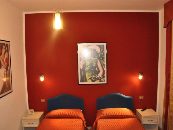 Hotel Vittoriano : photo 1 de la chambre chambre lits jumeaux