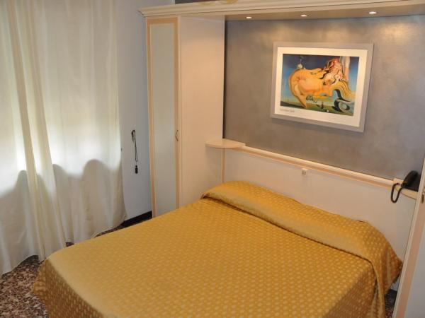 Hotel Vittoriano : photo 10 de la chambre chambre double