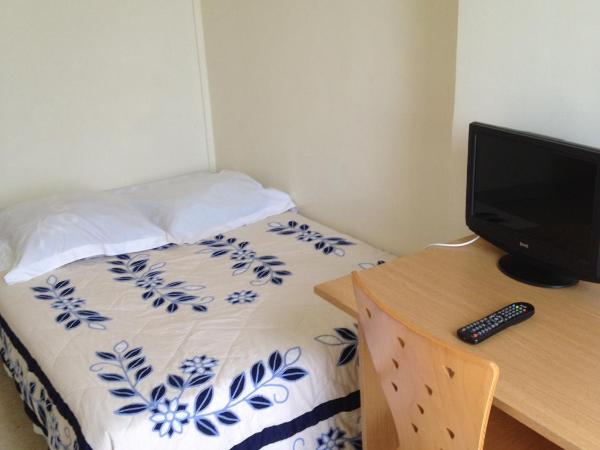 Au Royal Mad : photo 3 de la chambre chambre double avec salle de bains commune