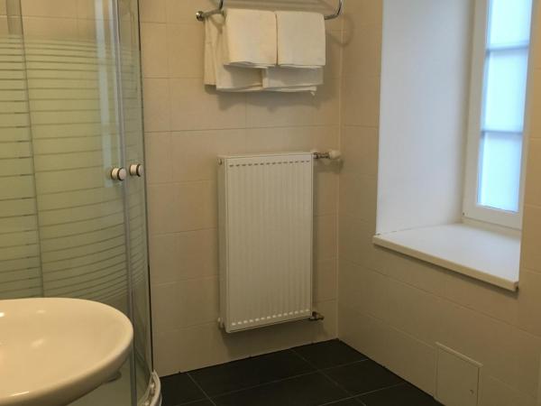 Hotel SINOS : photo 2 de la chambre grande chambre double