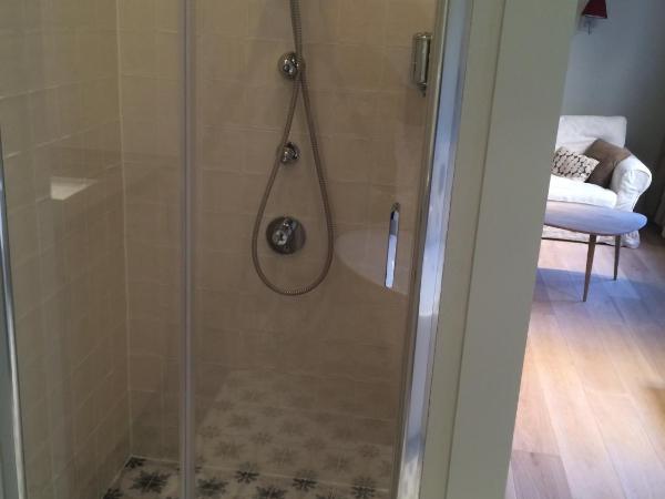 Hotel Salvators : photo 6 de la chambre chambre familiale avec terrasse et climatisation