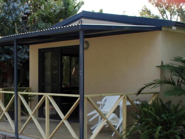 Acclaim Kingsway Tourist Park : photo 2 de la chambre studio exécutif