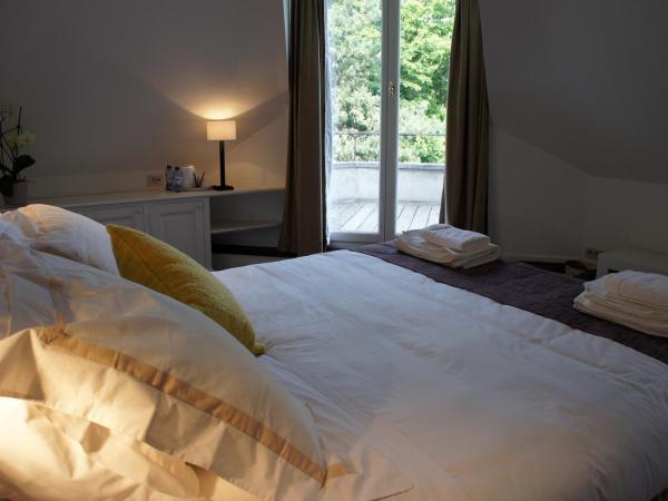 Guest house La Maison Chantecler : photo 4 de la chambre chambre familiale avec terrasse