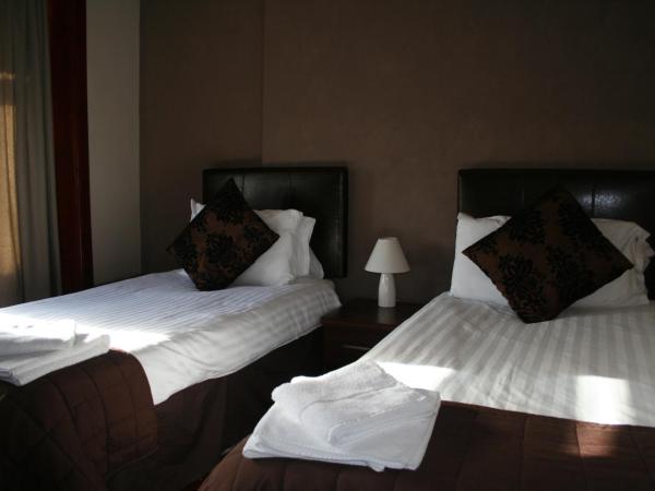 The Fullarton Park Hotel : photo 1 de la chambre chambre lits jumeaux avec salle de bains commune