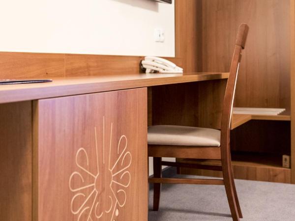 Hotel Logos : photo 8 de la chambre chambre lits jumeaux