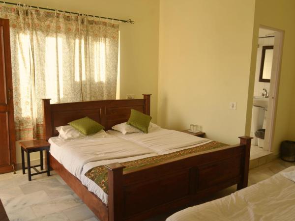 Sneh Deep Guest House : photo 8 de la chambre chambre triple avec balcon