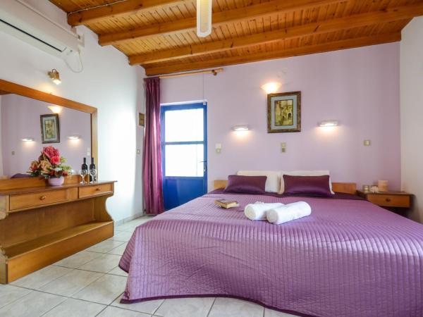 Panormos Hotel and Studios : photo 2 de la chambre studio (2 adultes)