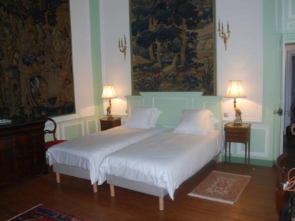 Château Hôtel de Warenghien : photo 3 de la chambre chambre double ou lits jumeaux de la baronne - 1