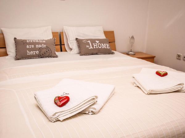 Rooms Eliza : photo 9 de la chambre chambre quadruple avec salle de bains privative séparée