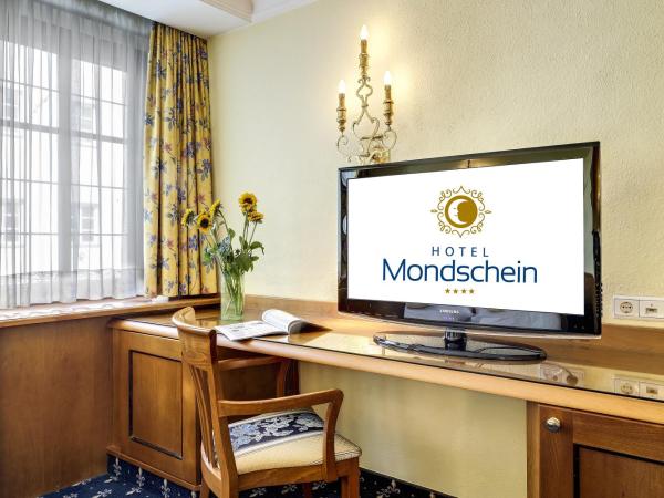 Hotel Mondschein : photo 5 de la chambre suite familiale