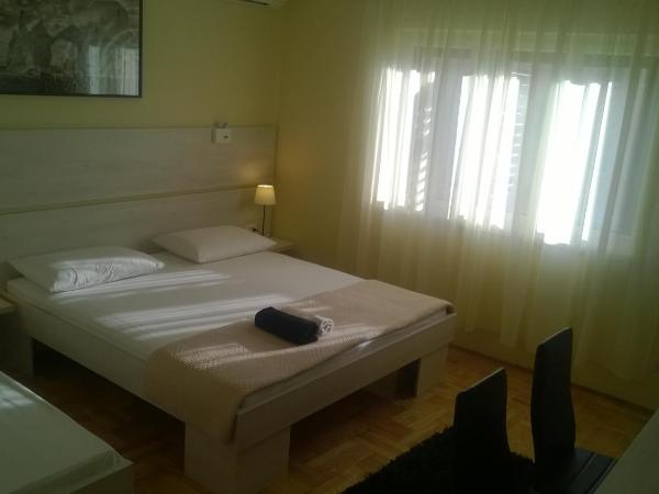 Rooms & Apartments Blue Beach : photo 1 de la chambre chambre double