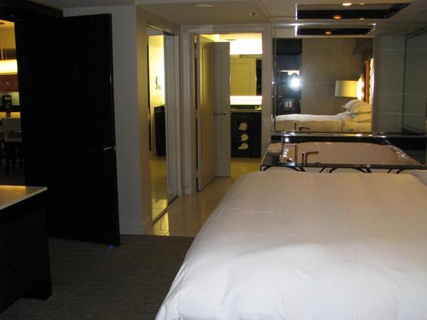 Suites at Elara Las Vegas Strip-No Resort Fees : photo 2 de la chambre suite 1 chambre avec cuisine