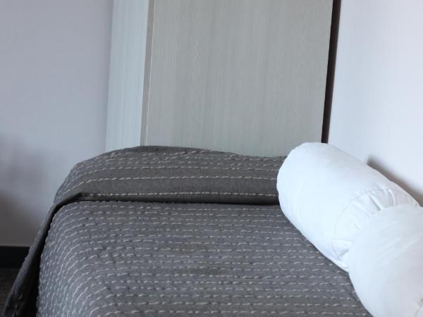 B&B Cernaia 42 : photo 8 de la chambre chambre triple confort