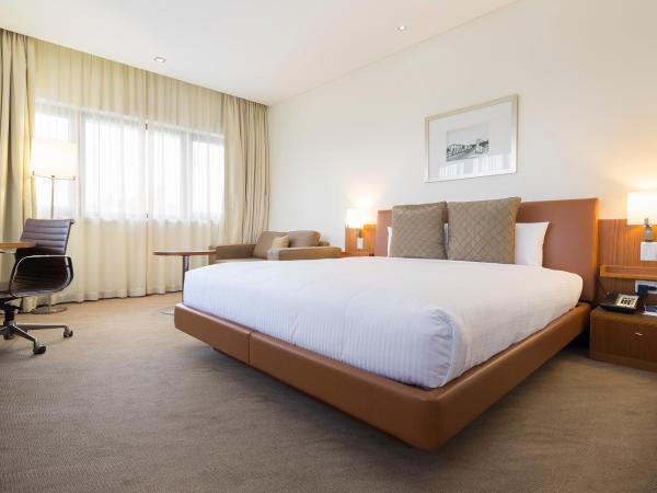 Novotel Canberra : photo 7 de la chambre chambre standard lit queen-size