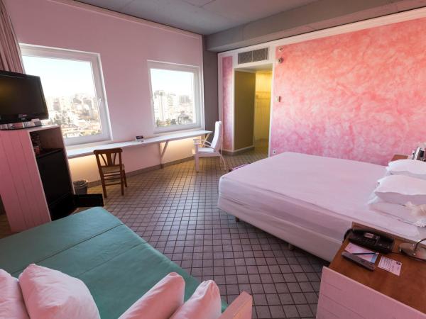 The Marmara Antalya : photo 10 de la chambre chambre double ou lits jumeaux - vue sur ville